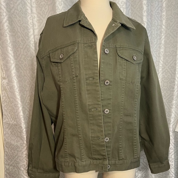 Eddie Bauer Jackets & Blazers - Eddie Bauer green canvas jacket